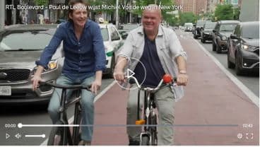 Paul de Leeuw wijst Michiel Vos de weg in New York